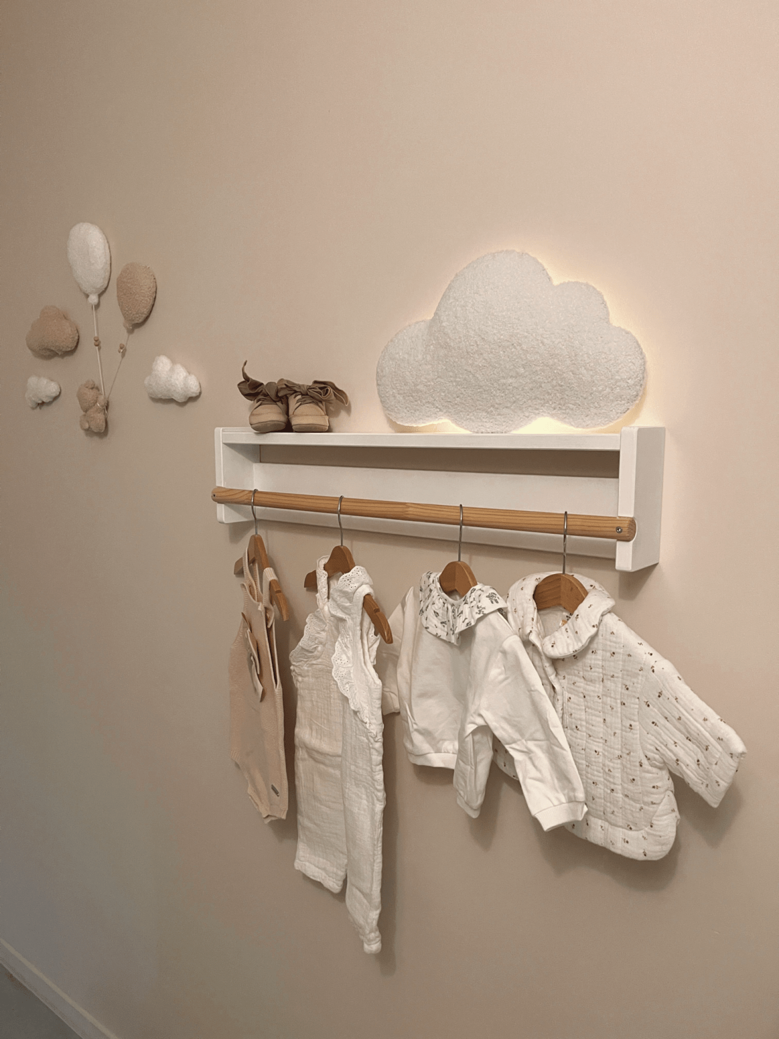 Cloud Dreams - Wolken Lichtset - LumiLights Estd. 2026 - With LED light