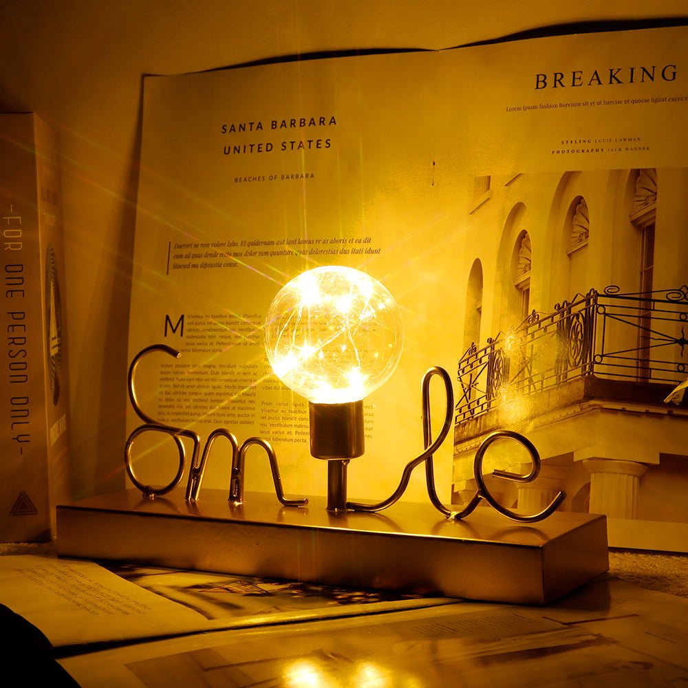 SmileGlow - Warmweißes LED Stimmungslicht - LumiLights Estd. 2026 - 