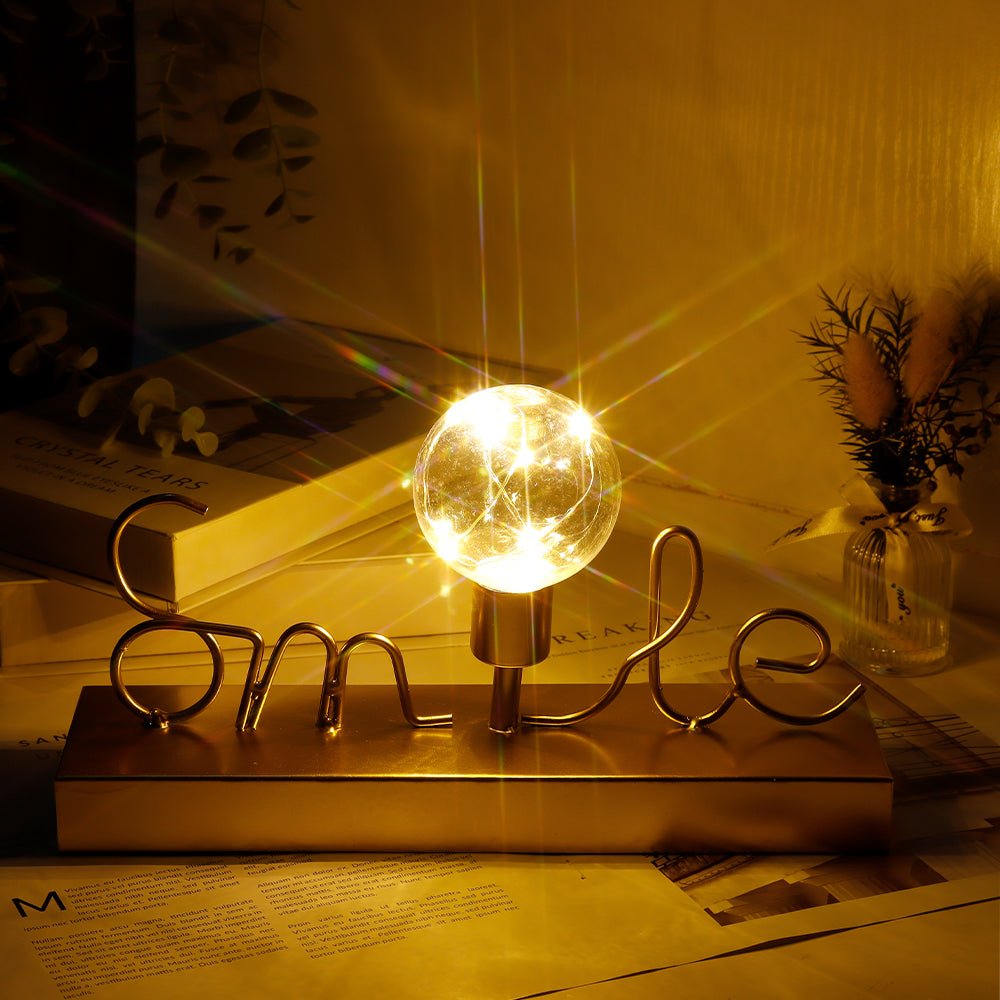 SmileGlow - Warmweißes LED Stimmungslicht - LumiLights Estd. 2026 - 