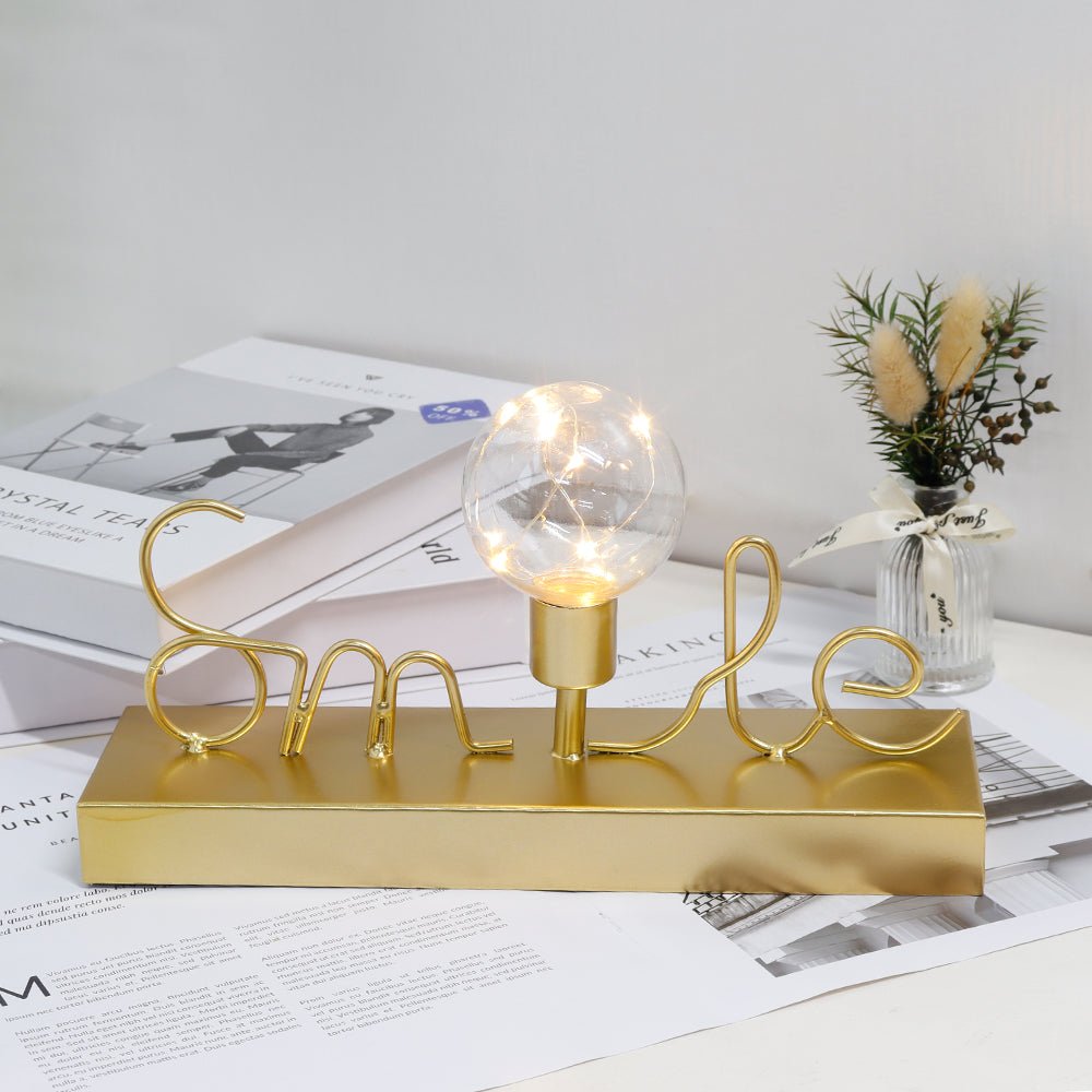 SmileGlow - Warmweißes LED Stimmungslicht - LumiLights Estd. 2026 - 